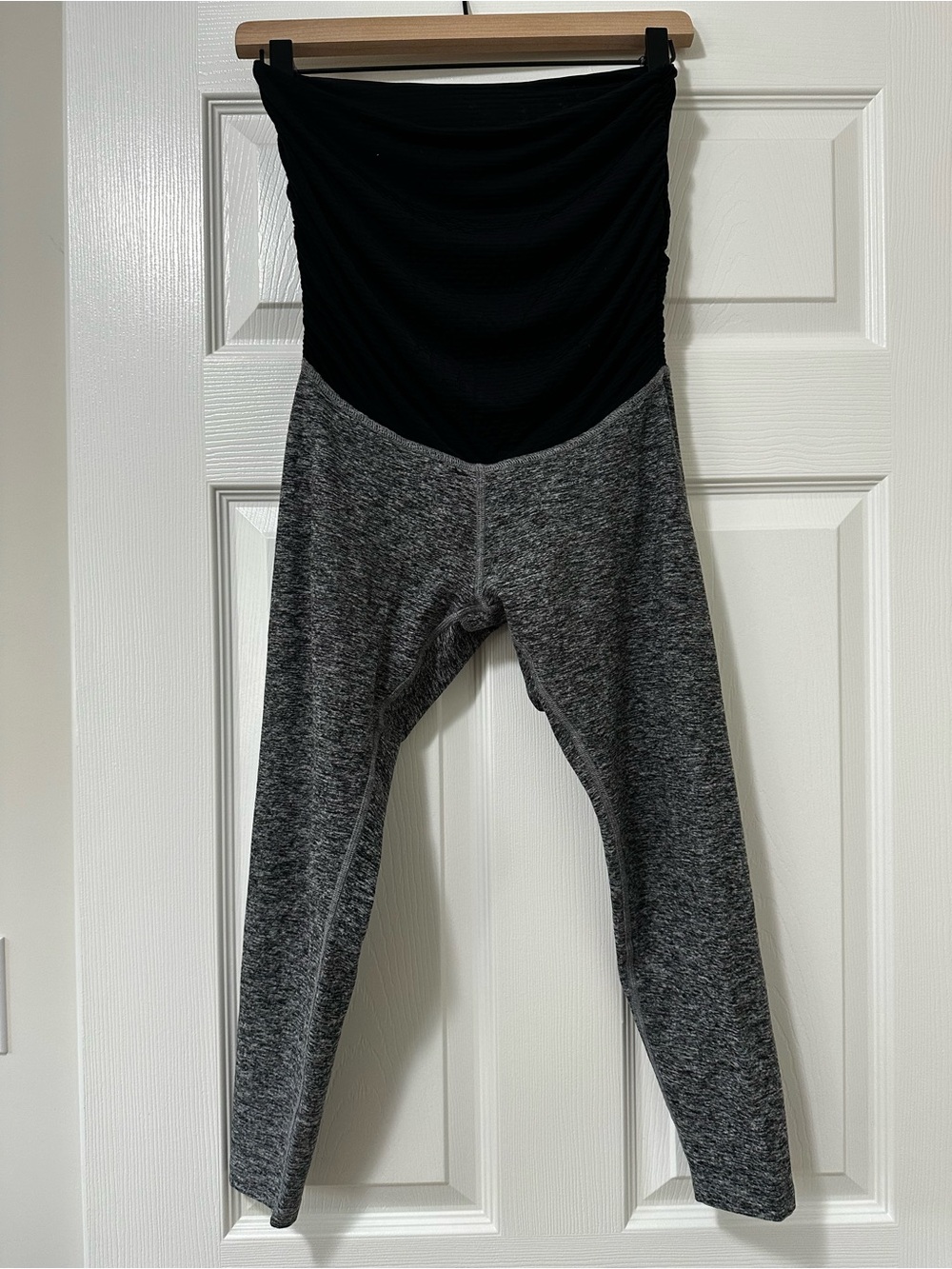 BEYOND YOGA Beyond The Bump Maternity Leggings Gray Black Space Dye S